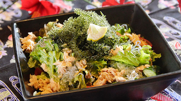 海ブドウてんこもりサラダ